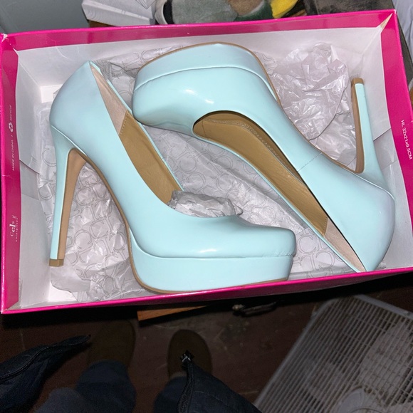 Chinese Laundry high heel light green like new condition with original box - Picture 5 of 6